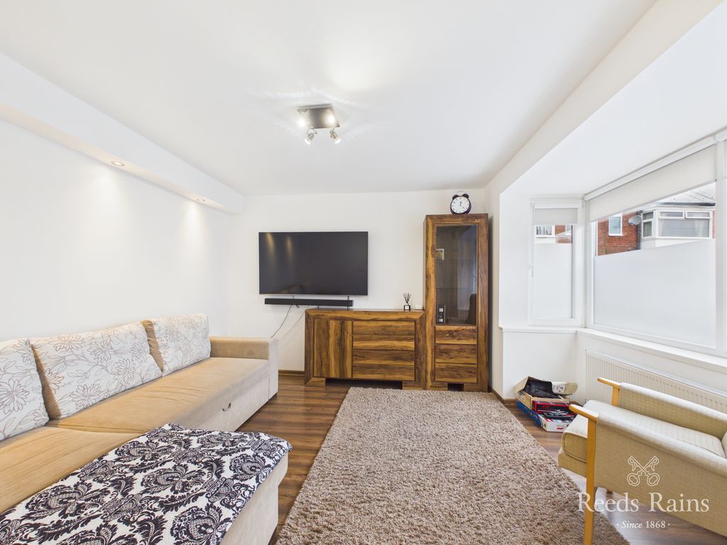 Property photo 3 of 26