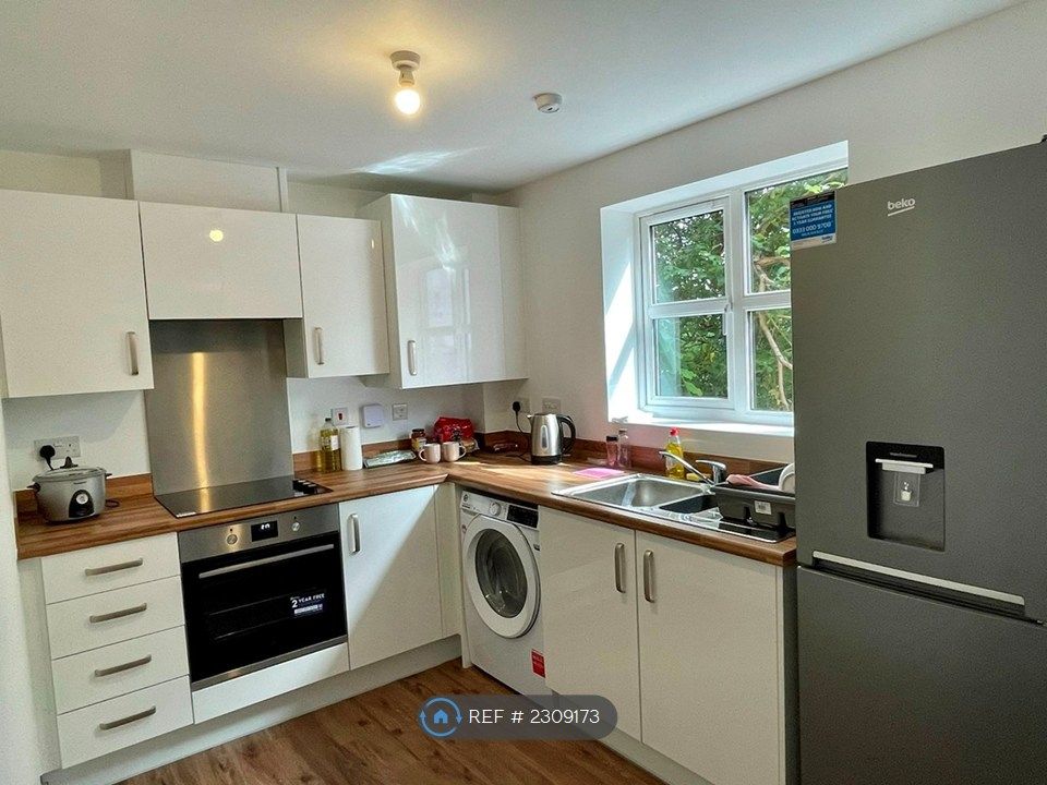 Property photo 1 of 9 Kitchen