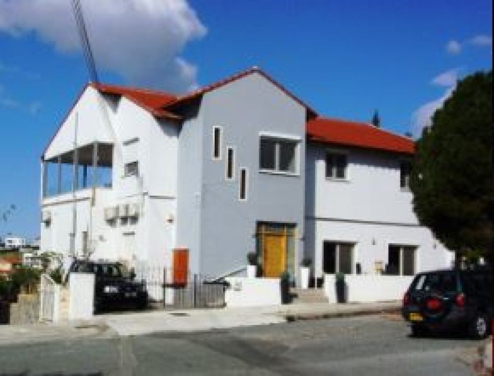 Property photo 2 of 30