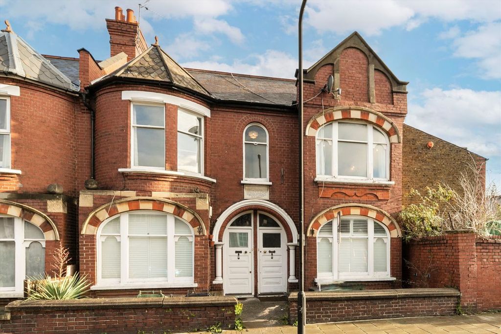 Property photo 1 of 6