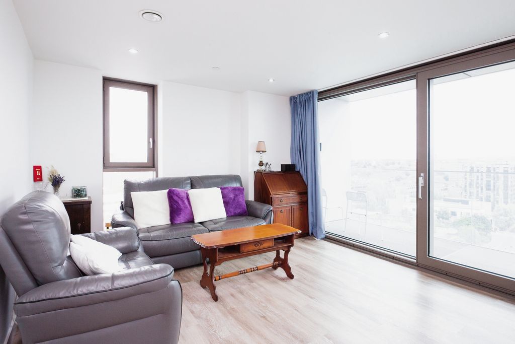 Property photo 3 of 15 Photography