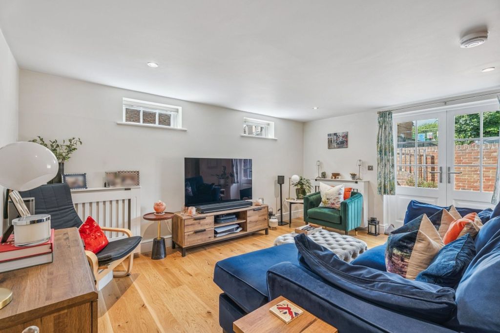 Property photo 2 of 17 Photo 2