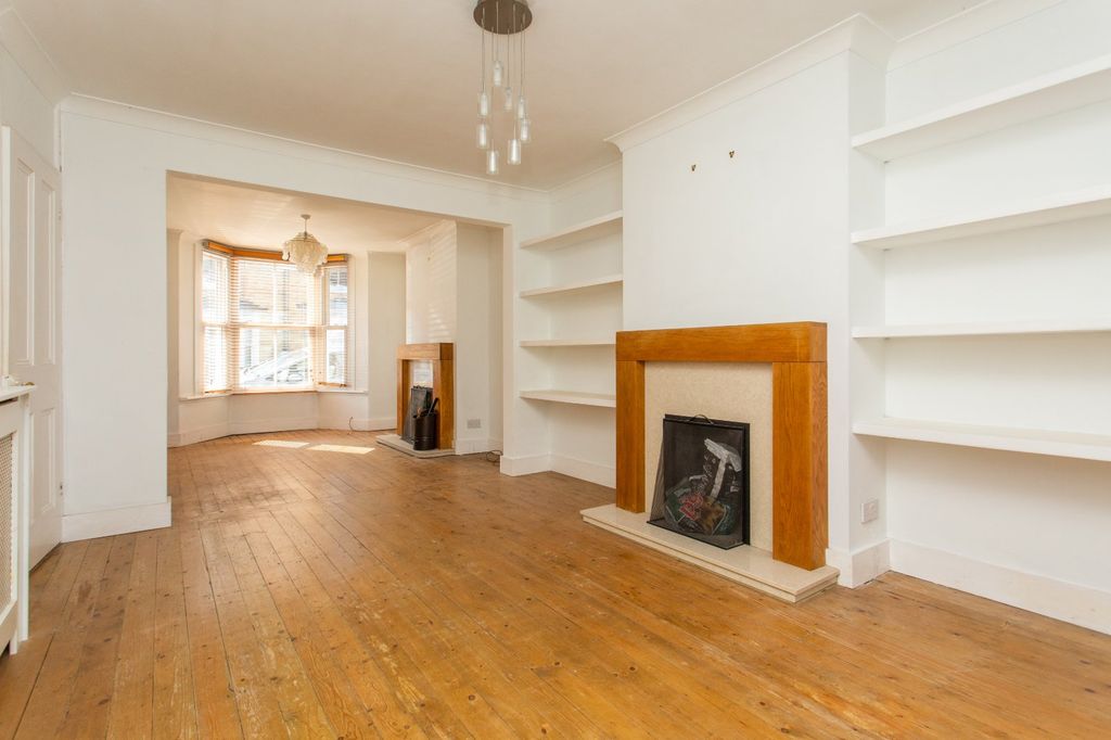 Property photo 3 of 11 Picture 3