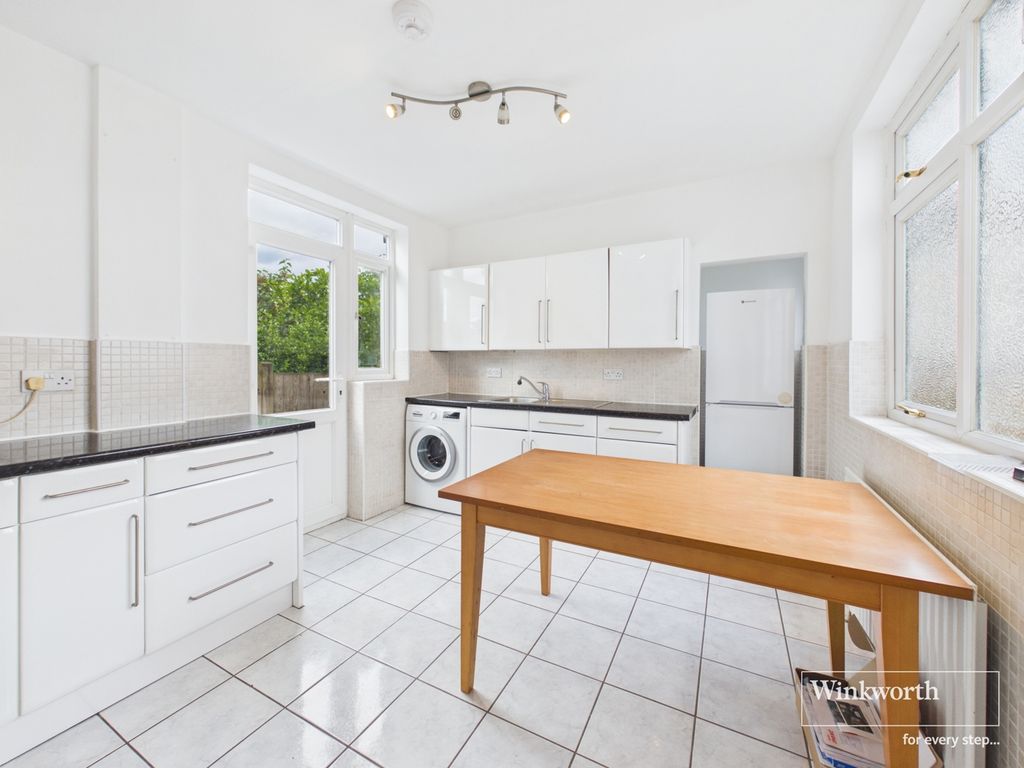 Property photo 1 of 6 Kitchen