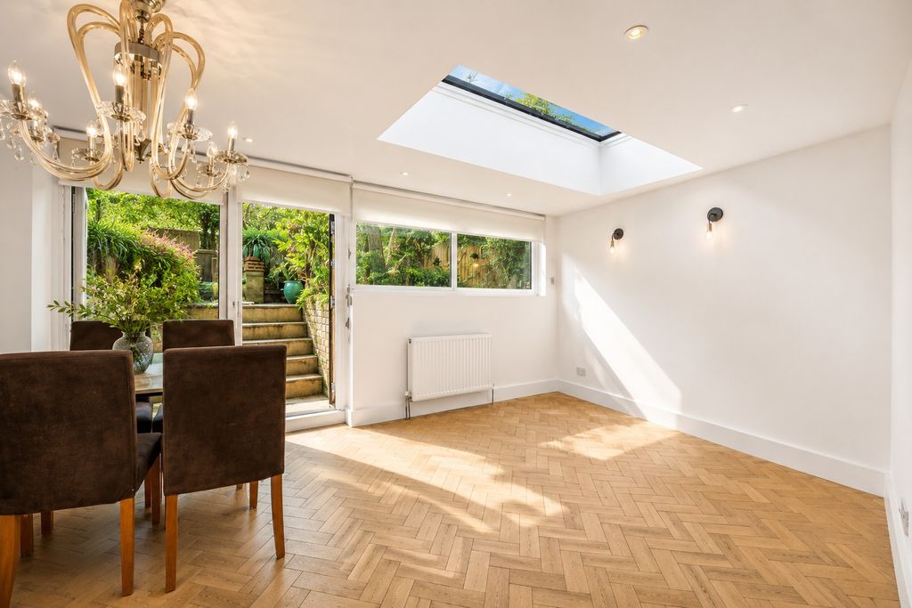 Property photo 2 of 9