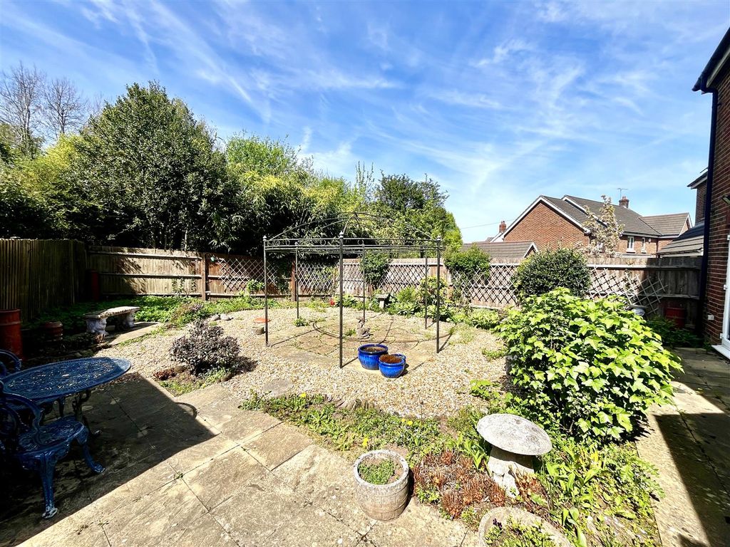Property photo 2 of 18