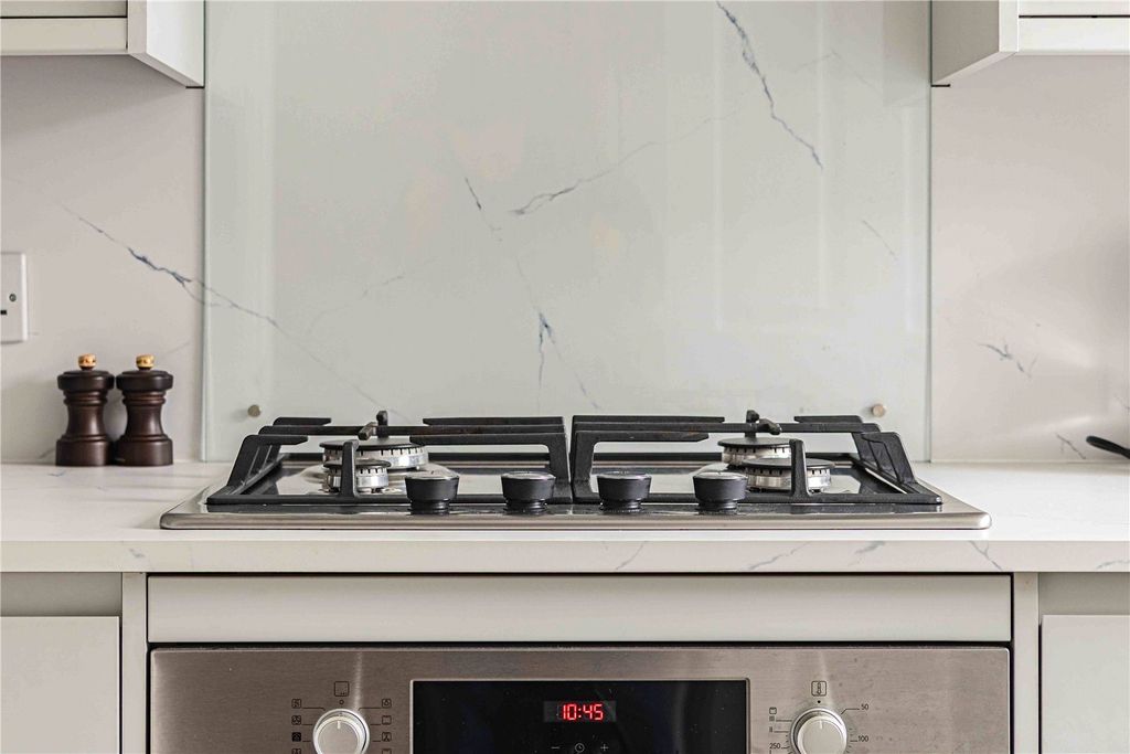 Property photo 3 of 19 Picture No. 11