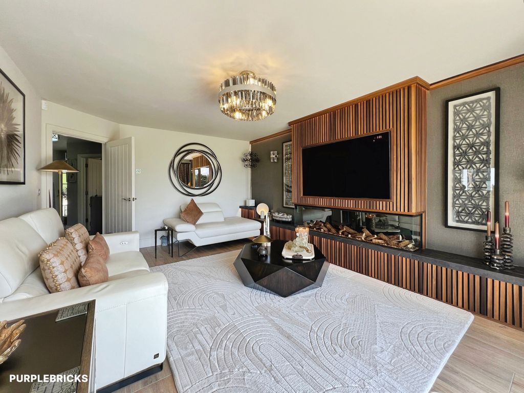 Property photo 3 of 51 Lounge