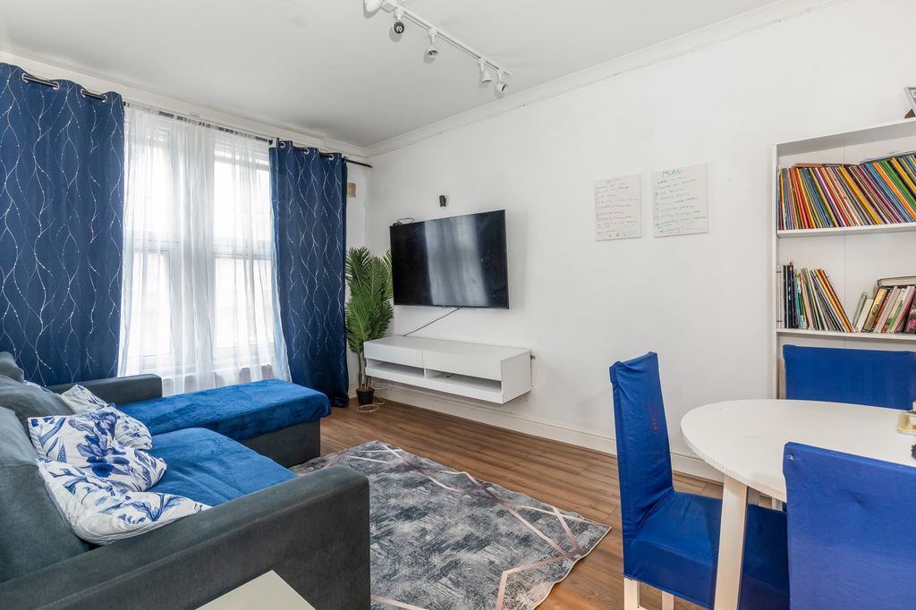 Property photo 2 of 9