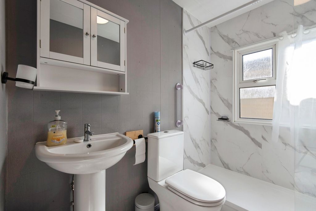 Property photo 3 of 20 Shower Room