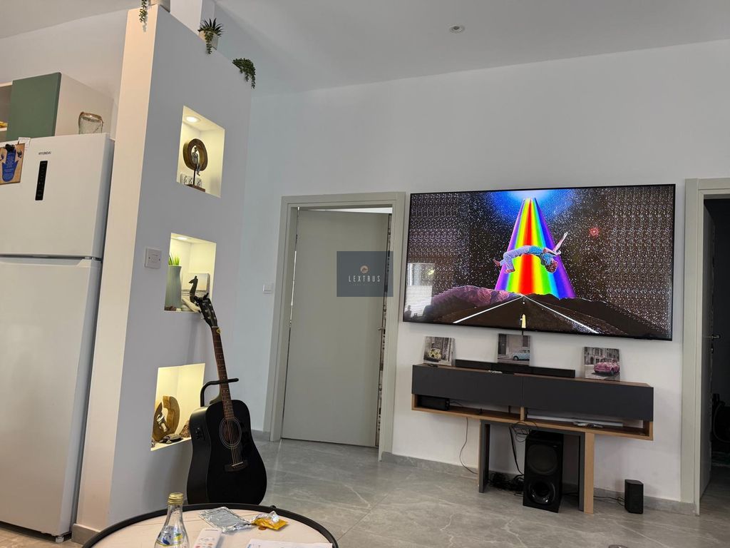 Property photo 3 of 9