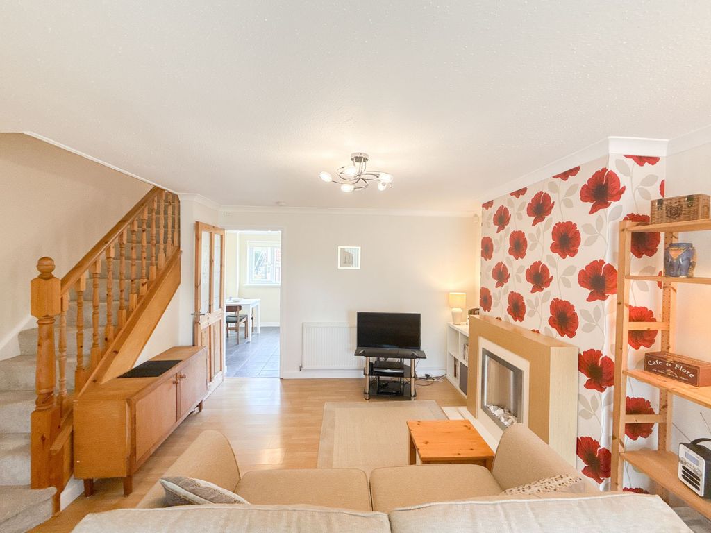 Property photo 2 of 12 Lounge