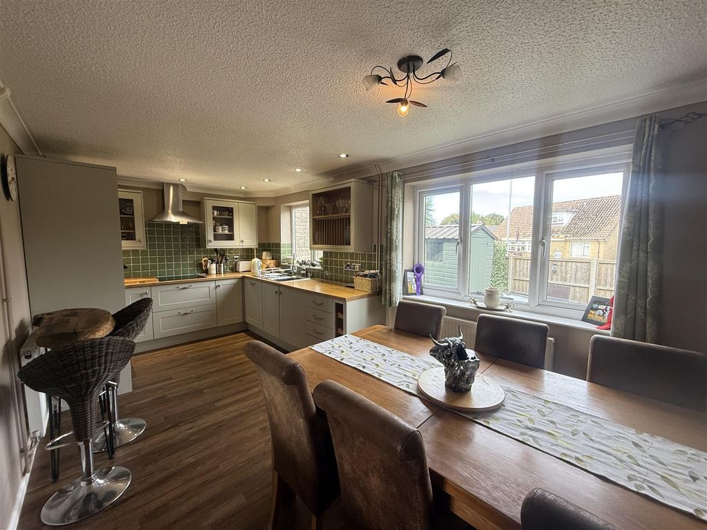 Property photo 2 of 15 Kitchen/Dining Room