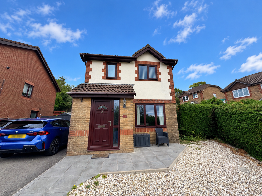Property photo 1 of 18