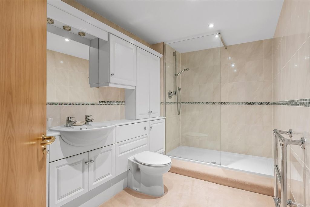 Additional image 10 of 2 bed flat for saleStation Road West, Oxted RH8
