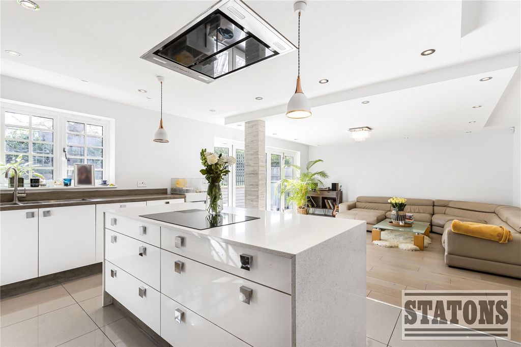 Property photo 3 of 24 Picture No. 42