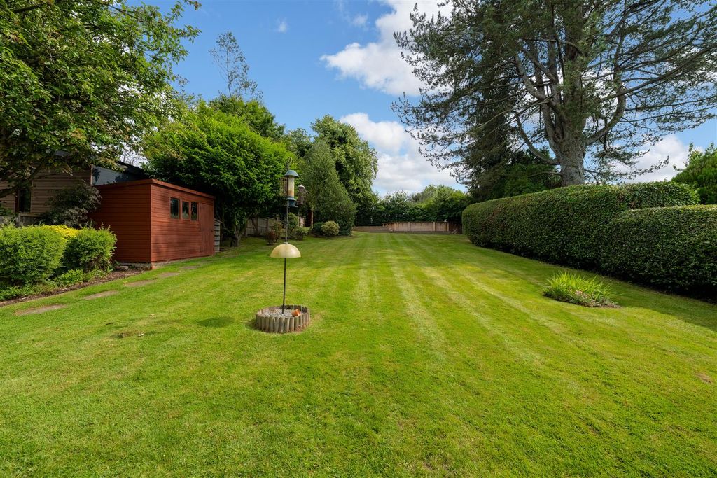 Property photo 3 of 33