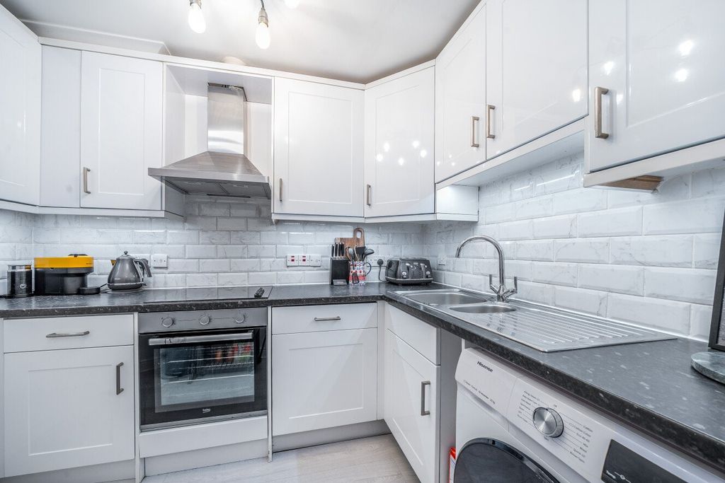 Property photo 3 of 21 Picture No. 14