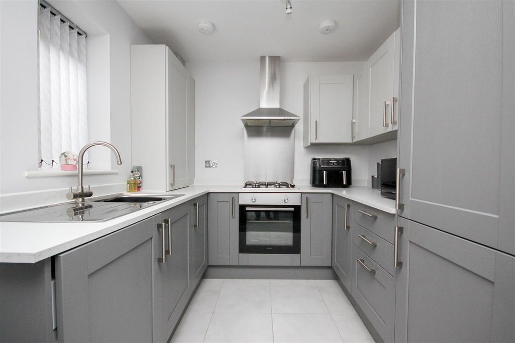 Property photo 2 of 12 Kitchen.Jpg