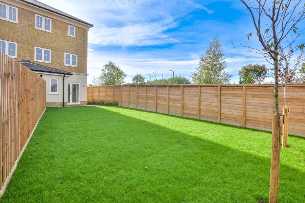 Property photo 2 of 22 Dsc_0127-Dsc_0129