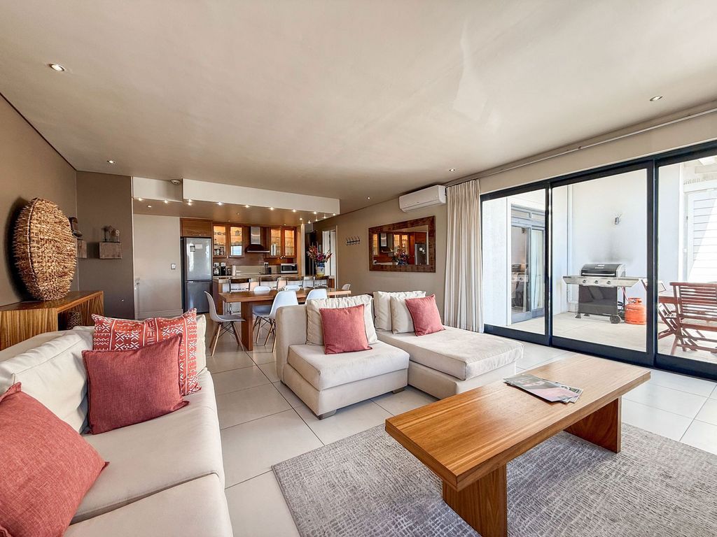 Property photo 2 of 31 Hf1716492