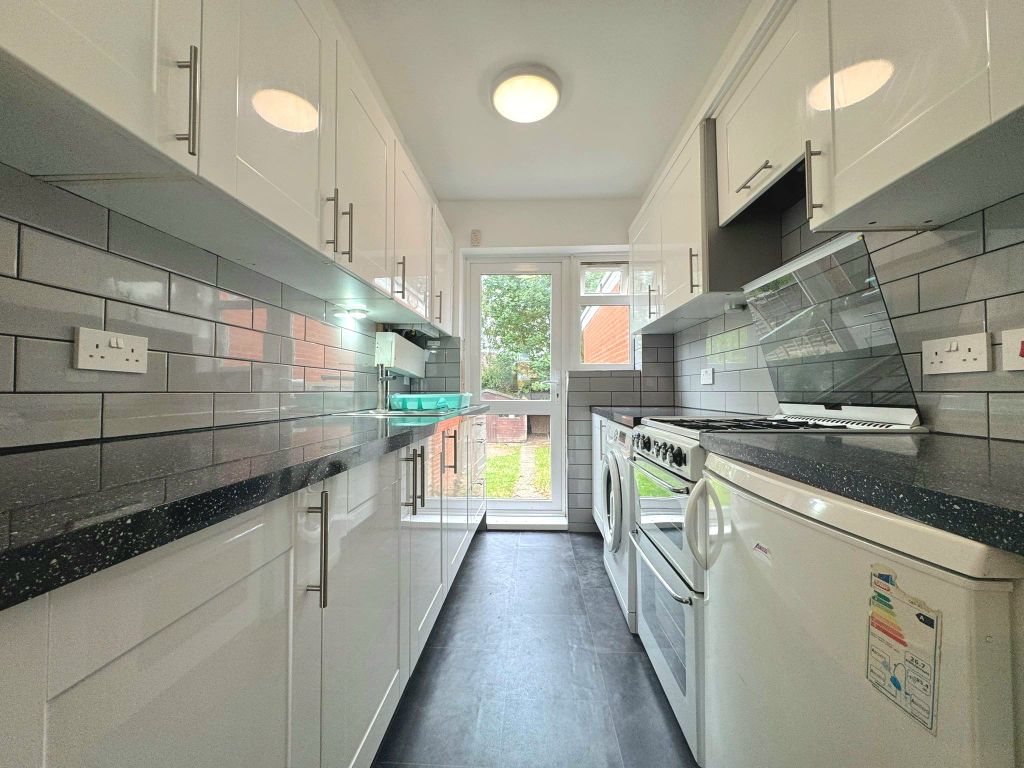 Property photo 2 of 10 6