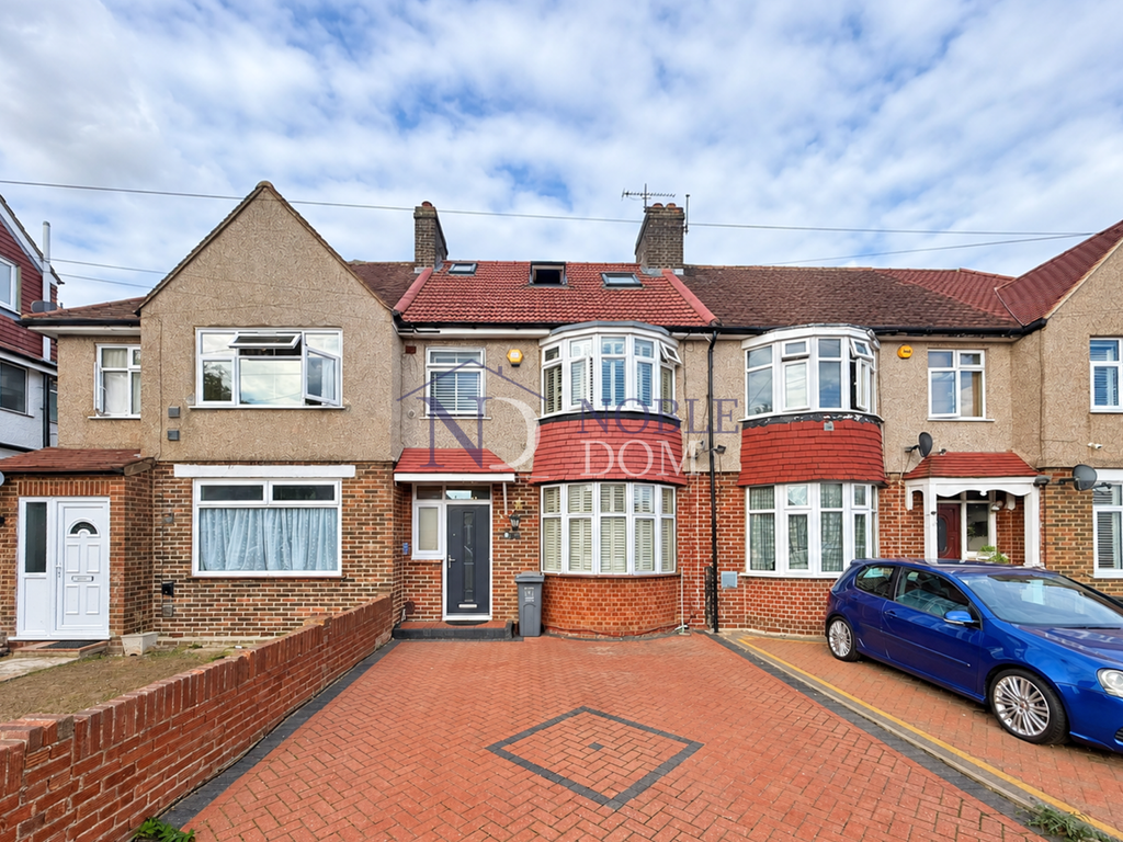 Property photo 1 of 20 4 Bedroom 2 Bathroom Terraced House In Hounslow