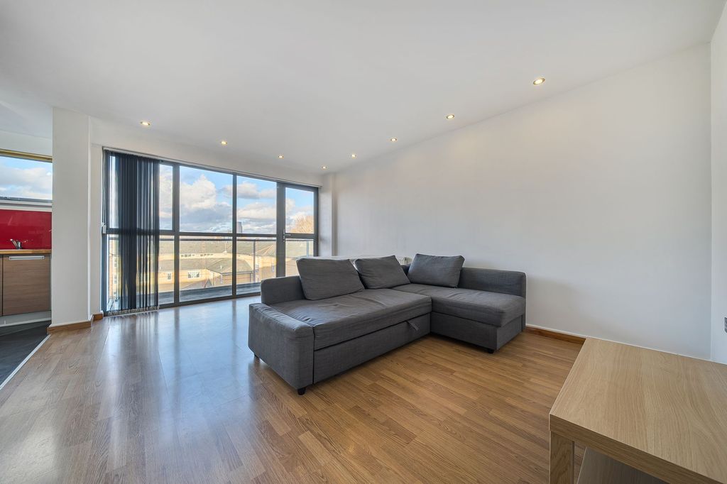 Property photo 1 of 22