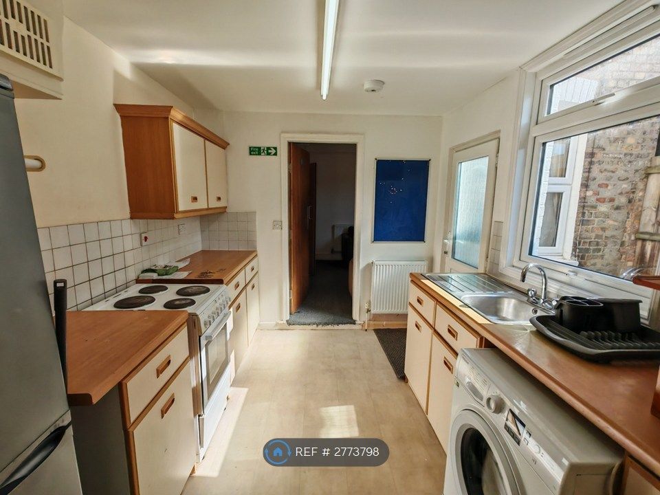 Property photo 3 of 11