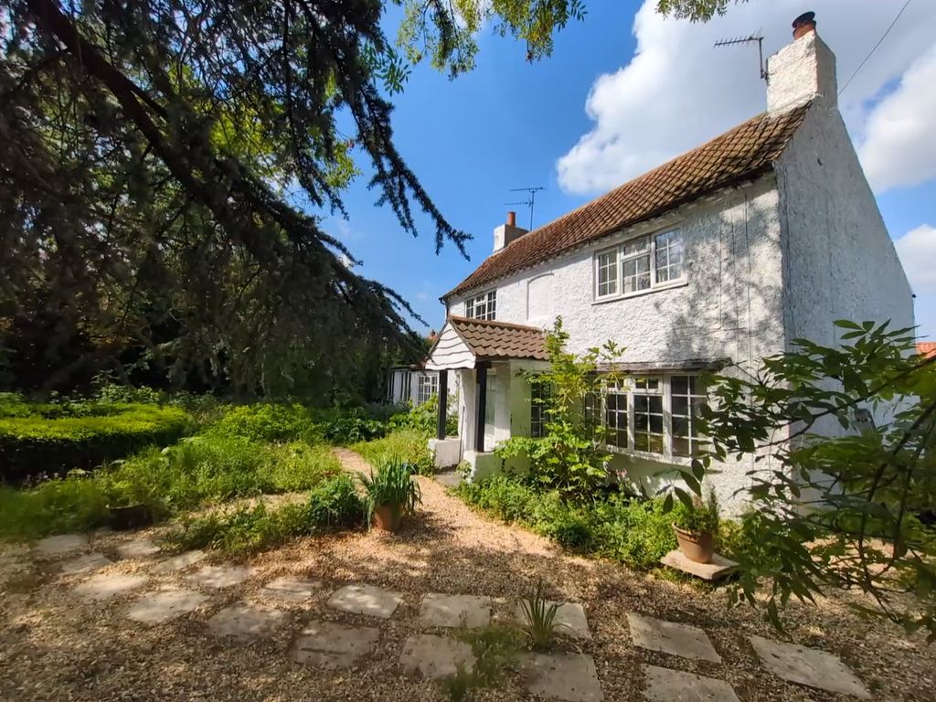 Property photo 2 of 12