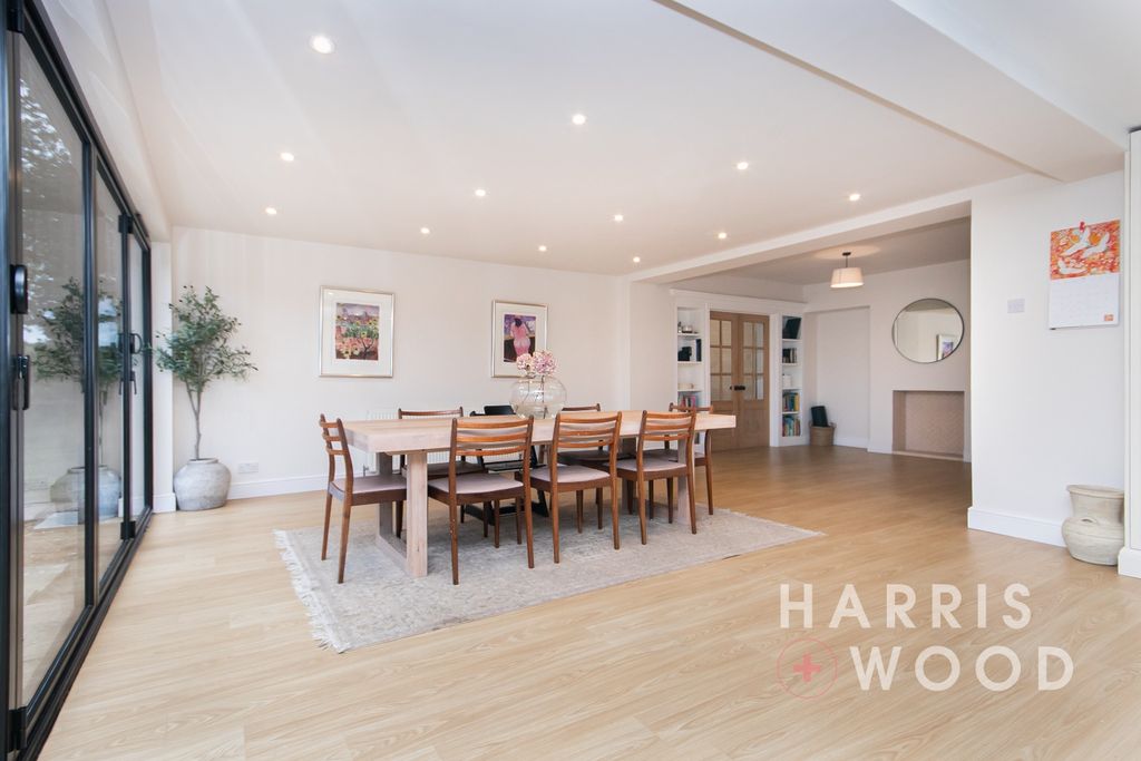 Property photo 3 of 51 4186848