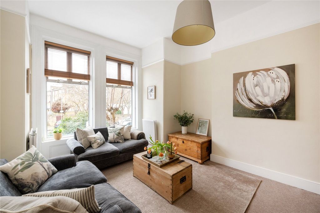 Property photo 3 of 12 Picture No. 24