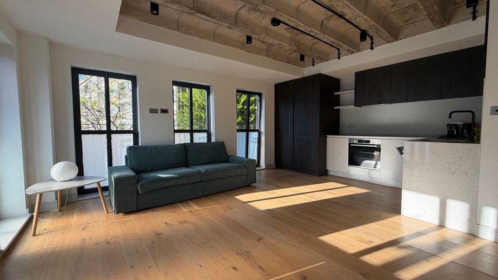 Property photo 2 of 18