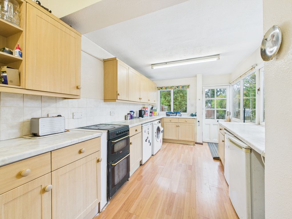 Property photo 2 of 12 Kitchen