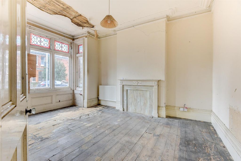 Property photo 2 of 14 49Warwick-2.Jpg