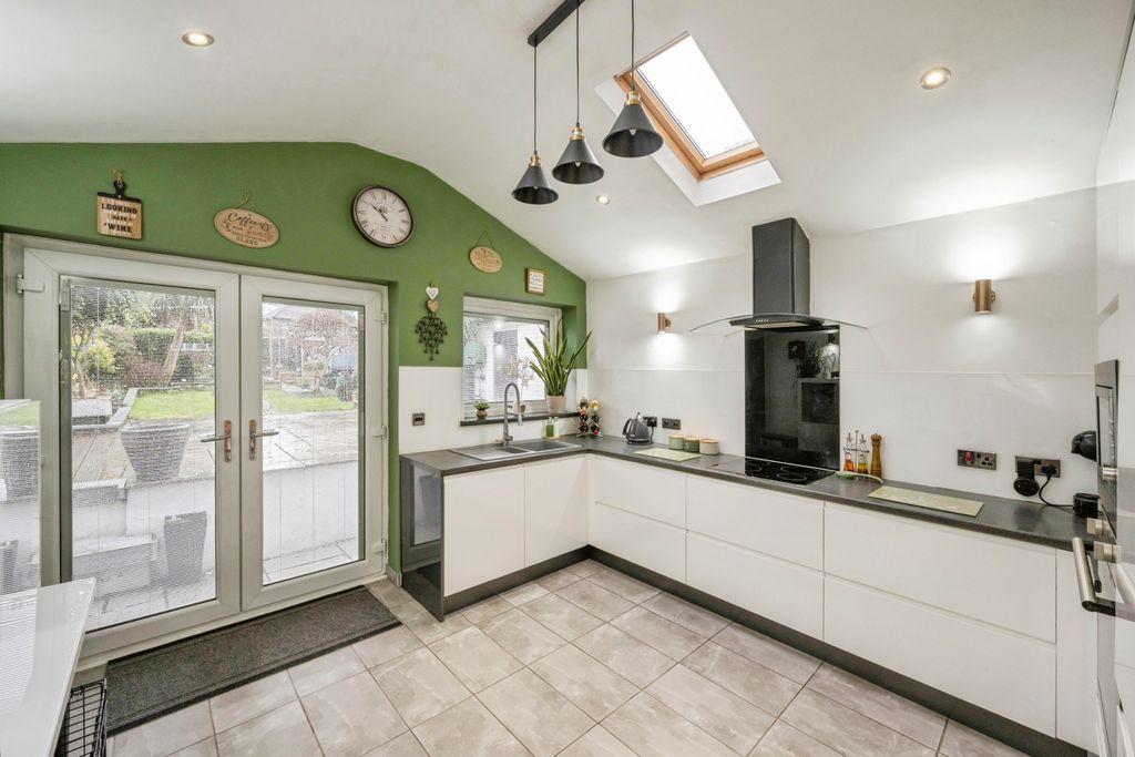 Property photo 2 of 28 17