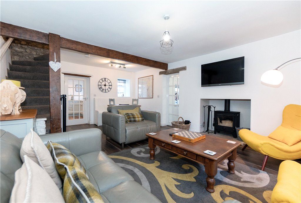 Property photo 1 of 14 Living Area