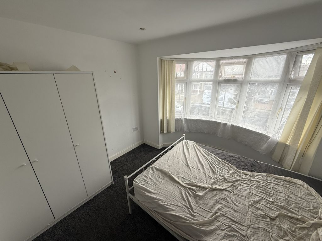 Property photo 1 of 2 Rutland Road, Southall Ub1 2Ur