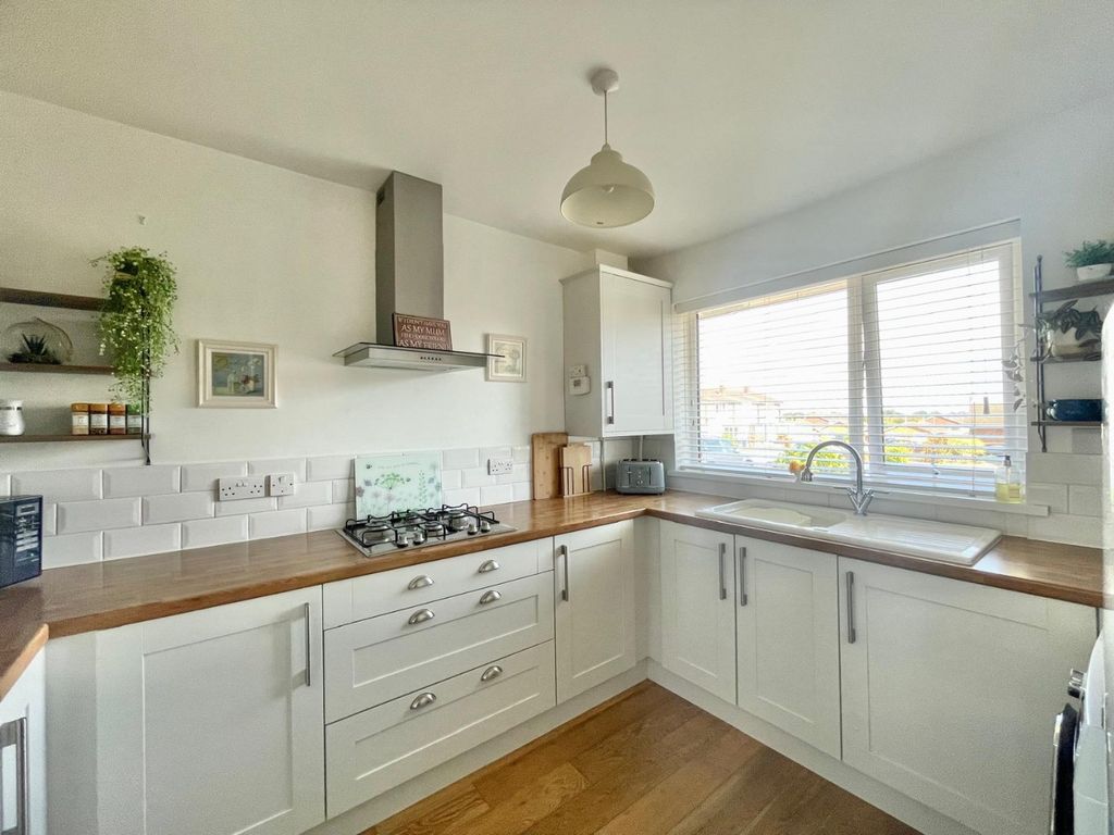 Property photo 3 of 14 3303989