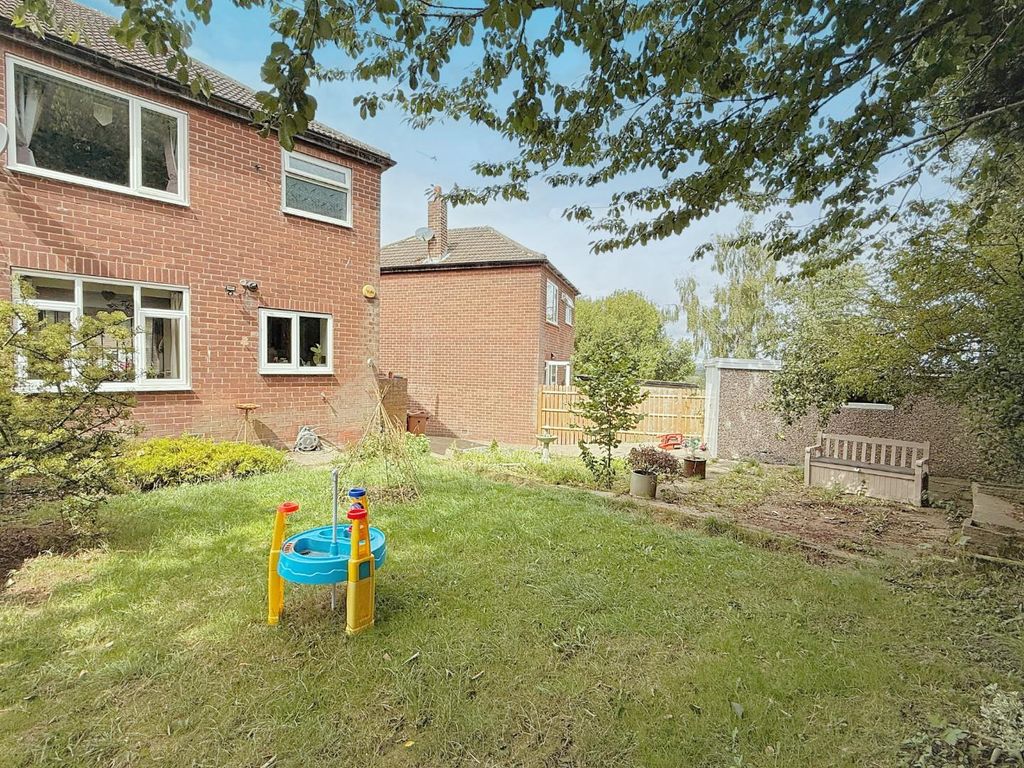 Property photo 3 of 16 Garden