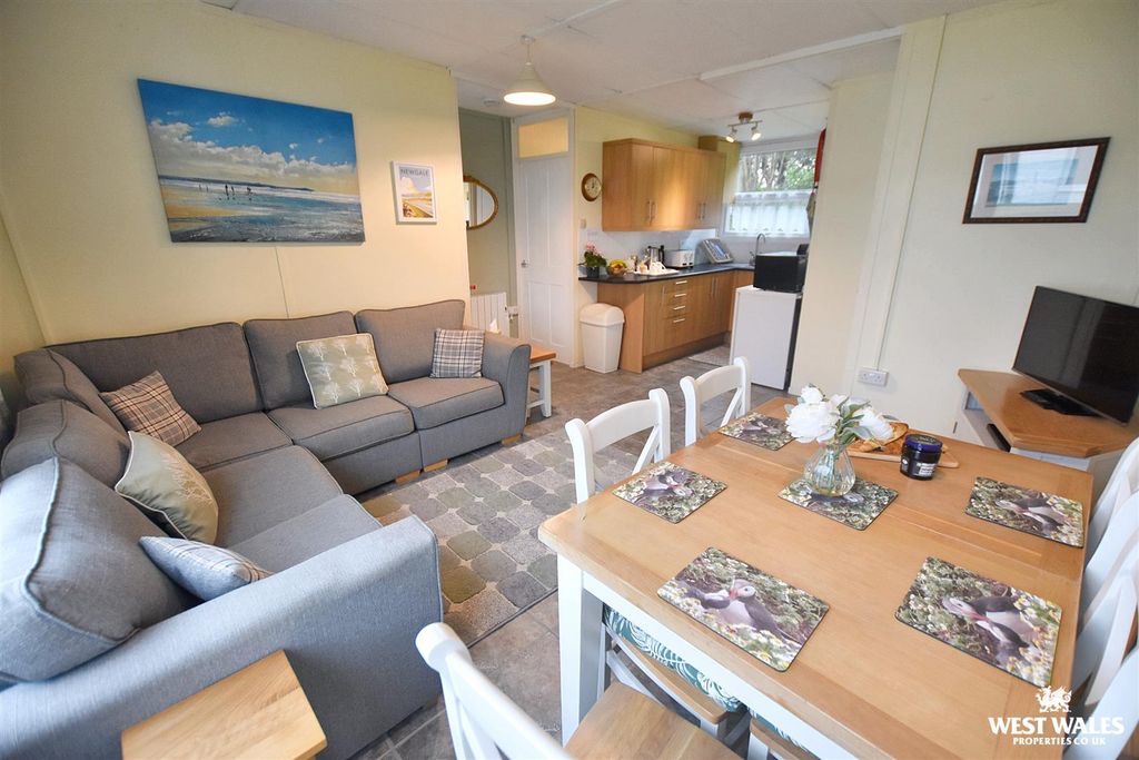 Property photo 3 of 20 4 (43).Jpg