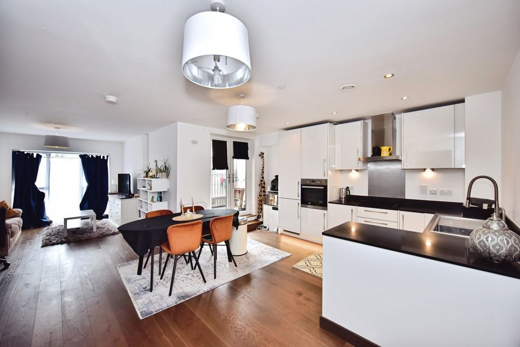 Property photo 3 of 20 Pbox-Img.Jpg