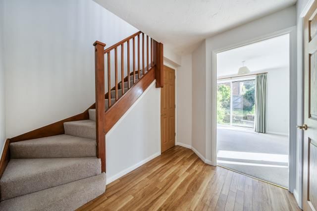 Property photo 3 of 20 Entrance Hall