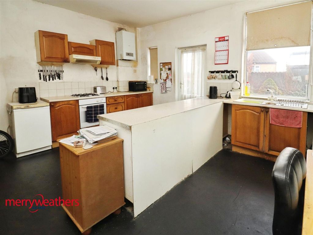 Property photo 3 of 9 Dining Kitchen