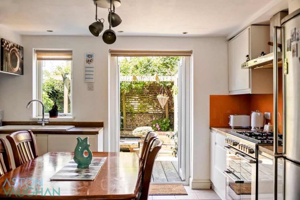 Property photo 3 of 16 5291245