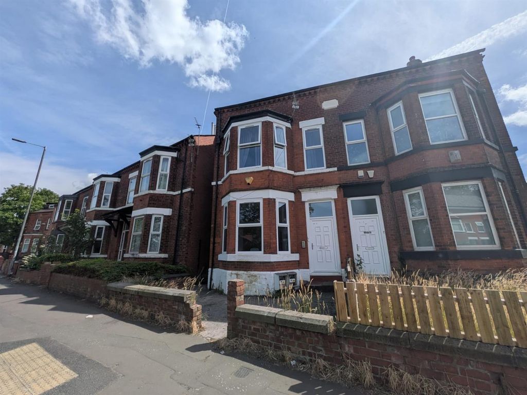 Property photo 1 of 14 External