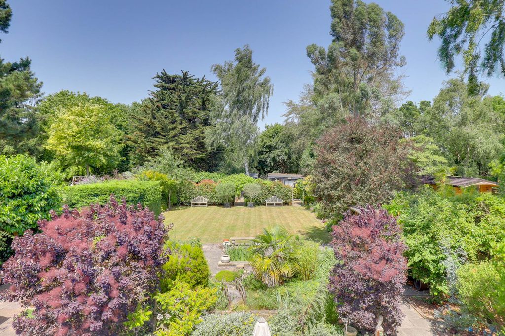 Property photo 2 of 16
