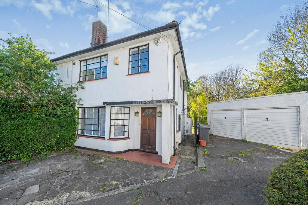Property photo 2 of 21