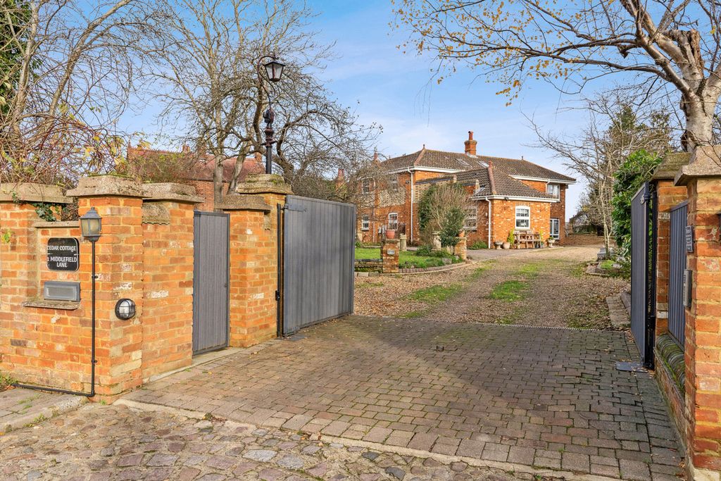 Property photo 1 of 37