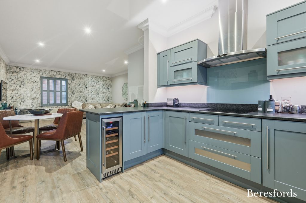 Property photo 2 of 11 Kitchen/Living